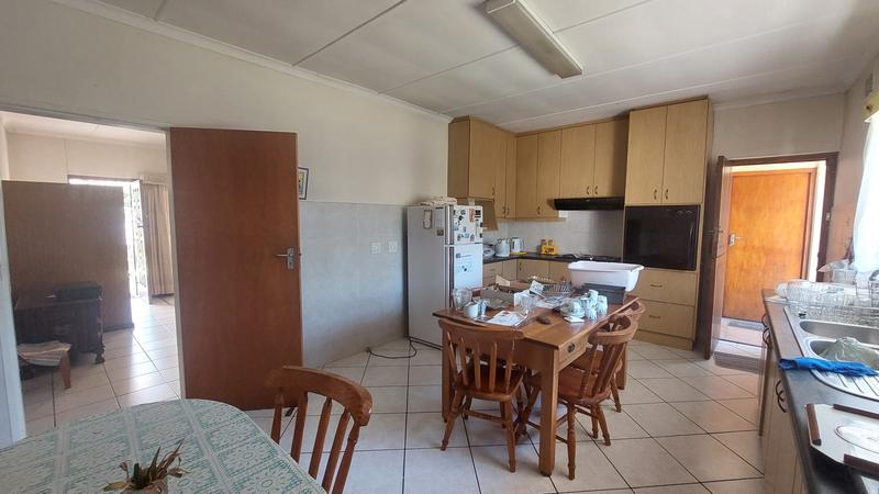 To Let 3 Bedroom Property for Rent in Chrismar Western Cape